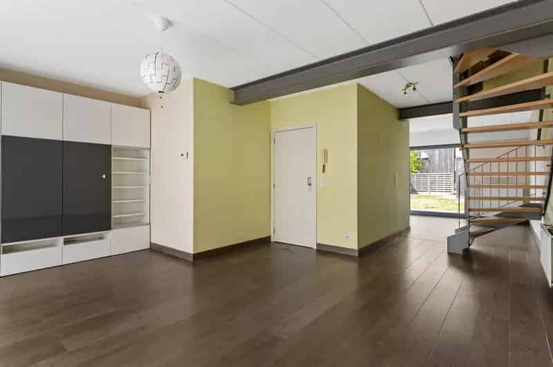 Recente energiezuinige woning met 4 slaapkamers en garage