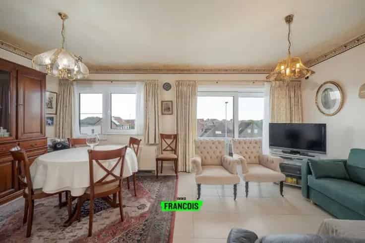 Appartement Te Koop Raversijde: 2 slaapkamers, Zonnig Terras, Zeezicht