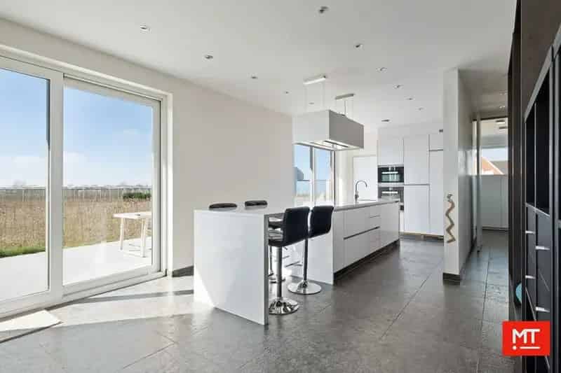 Alleenstaande woning met landelijk verzicht op 3.584 m² te koop in Ledegem