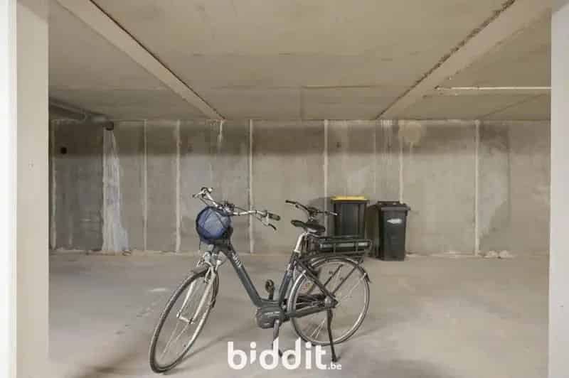 KOOP 5: AUTOSTAANPLAATS NR. 11