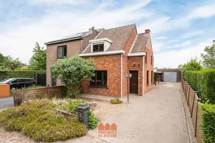 Huis Te Koop Sleidinge: 3 Slaapkamers Garage Renovatieproject