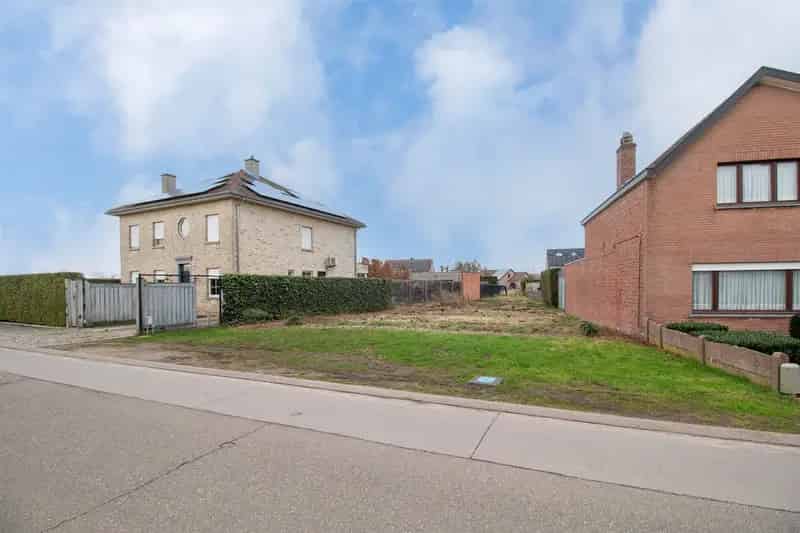Bouwgrond voor halfopen bebouwing op 566m²