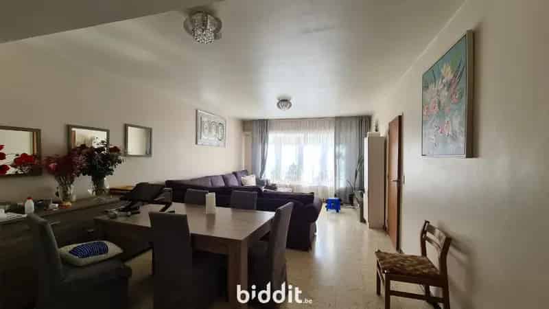 Een appartement op de 1e verd. rechts