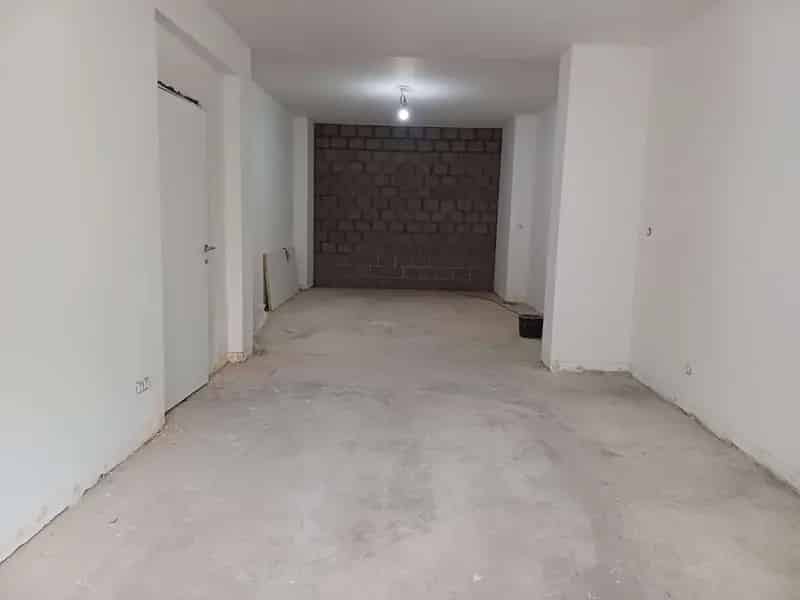 Kantoor/commerciële ruimte met buitenruimte en privacy - Statielei 18 8504663