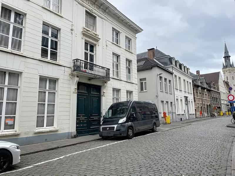 Appartement te huur Lier: Authentiek gelijkvloers met tuin en parking