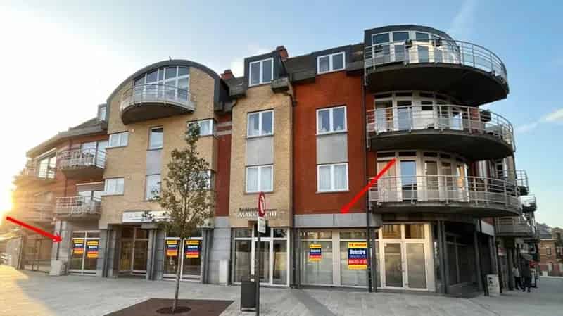 RUIM COMMERCIEEL GELIJKVLOERS CA. 465 m²