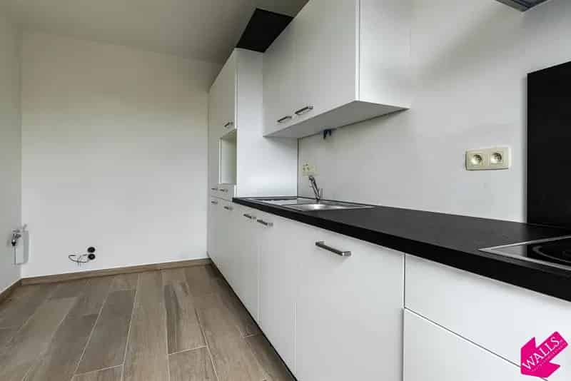 Ruim en gerenoveerd appartement 8509043