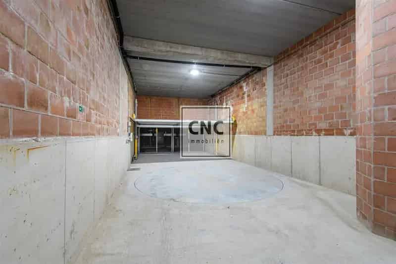 Makkelijk bereikbare autostandplaats in een nieuwbouwresidentie in het centrum van Knokke; in de Duinviooltjesstraat