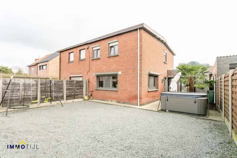 Halfopen bebouwing met 3 slaapkamers en tuin te Hamme!