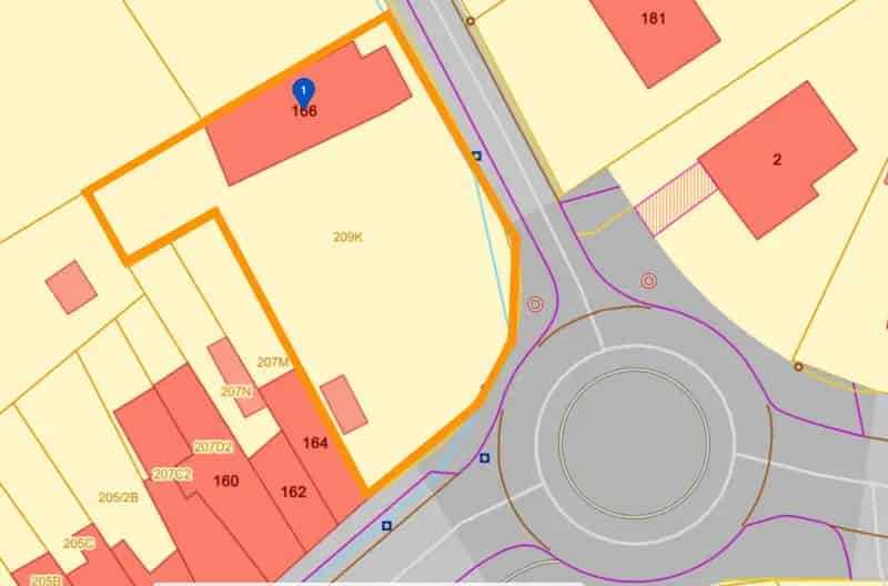 Charmante deels te renoveren alleenstaande woning