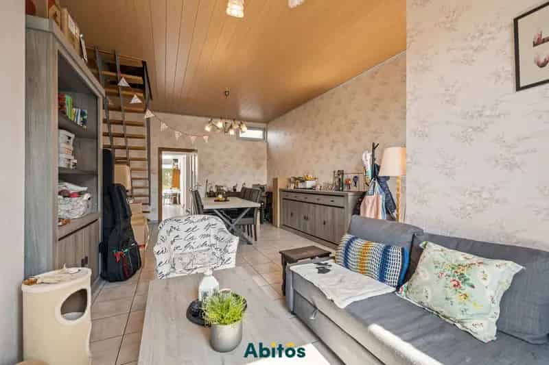 Halfopen bebouwing met drie slaapkamers ideaal voor co-housing