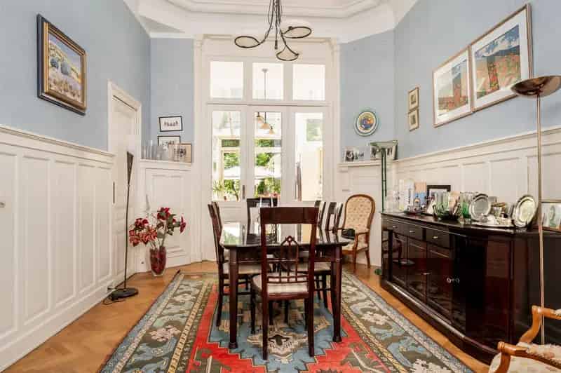 Herenhuis te koop EU-wijk 360m2 5 slaapkamers tuin