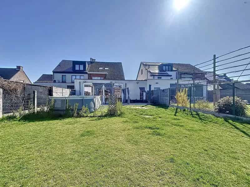 instapklare gezinswoning met 4 slp, aparte studio en 3 badkamers op perceel van 453m²