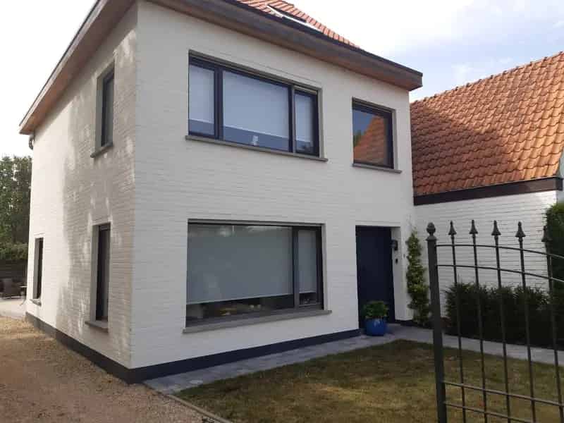 Knusse Half Open in hartje Volkegem