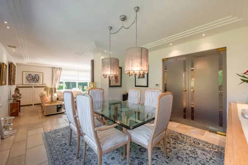 Charmante alleenstaande villa in een rustige residentiële omgeving aan de rand van Knokke.