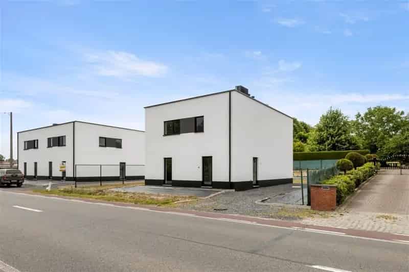 KNAPPE NIEUWBOUWWONING IN MODERNE STIJL