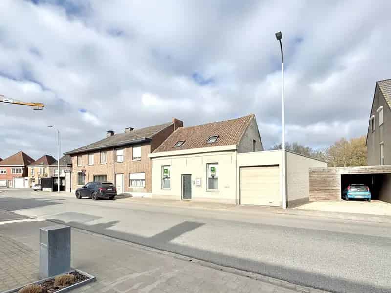 WONING MET MAGAZIJNTJE 52 m² + DUBBELE GARAGE 40 m²