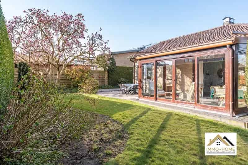 Ruime bungalow gelegen op topligging te Lochristi