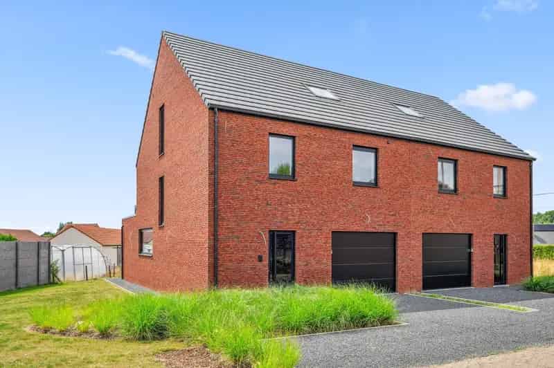 Nieuwbouw halfopen bebouwing (EPC A) met tuin, terras en garage