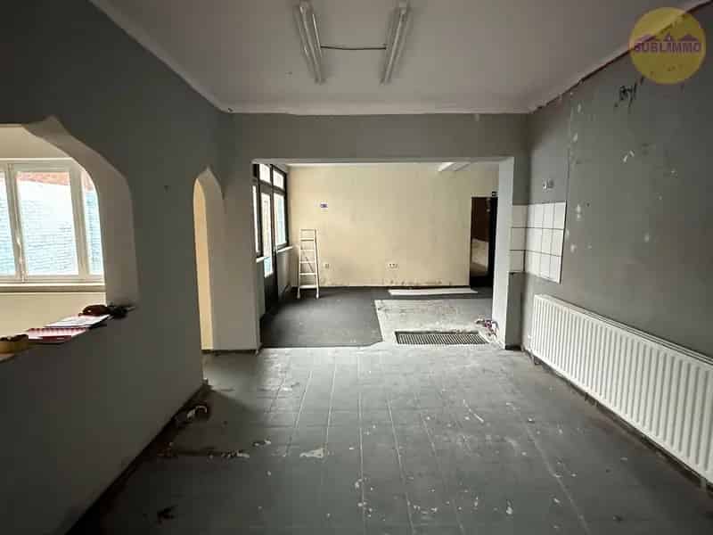 Handelspand met mogelijkheid tot ombouw woonst/appartement