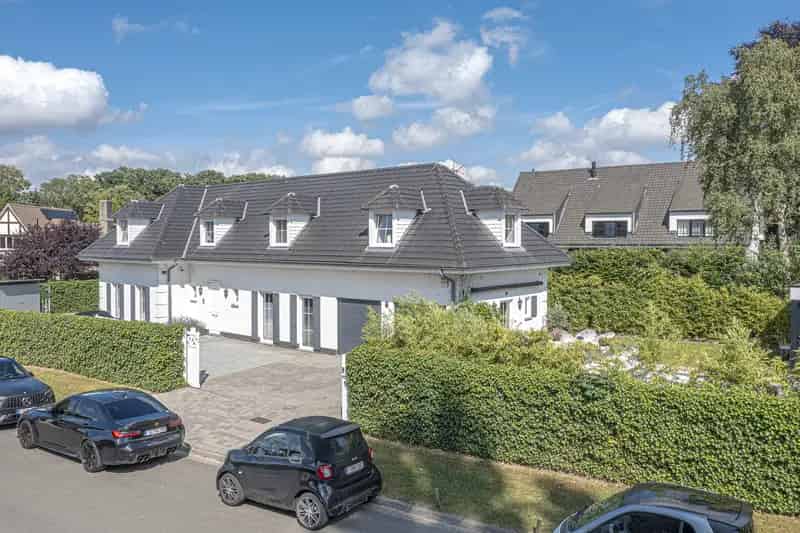 Exclusieve villa met zwembad en poolhouse