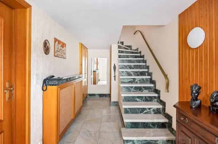 Huis Te Koop 3 Slaapkamers Garage Tuin Boom