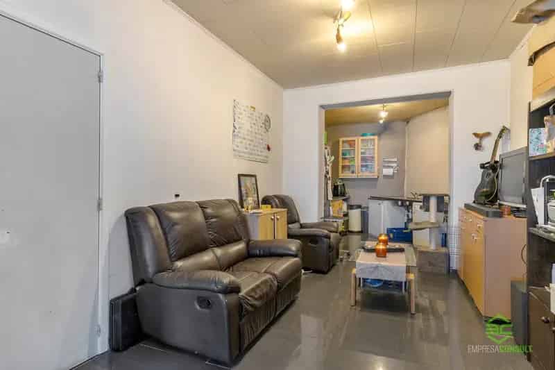 Centraal gelegen woning met 2/4 slpk met veel potentieel