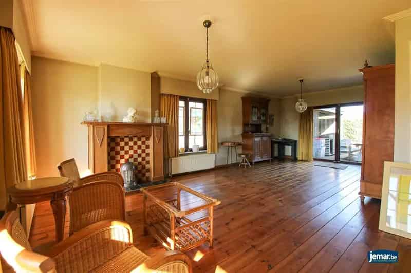 Vrijstaande woning in het groene Rekem met 4 slaapkamers, volledige onderkeldering op perceel van 7a20ca!