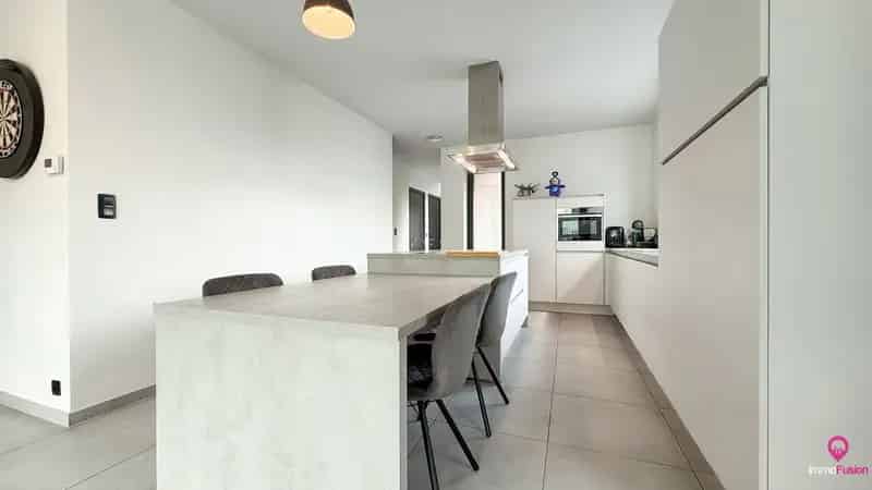 Moderne instapklare woning met 3 slaapkamers en tuin!