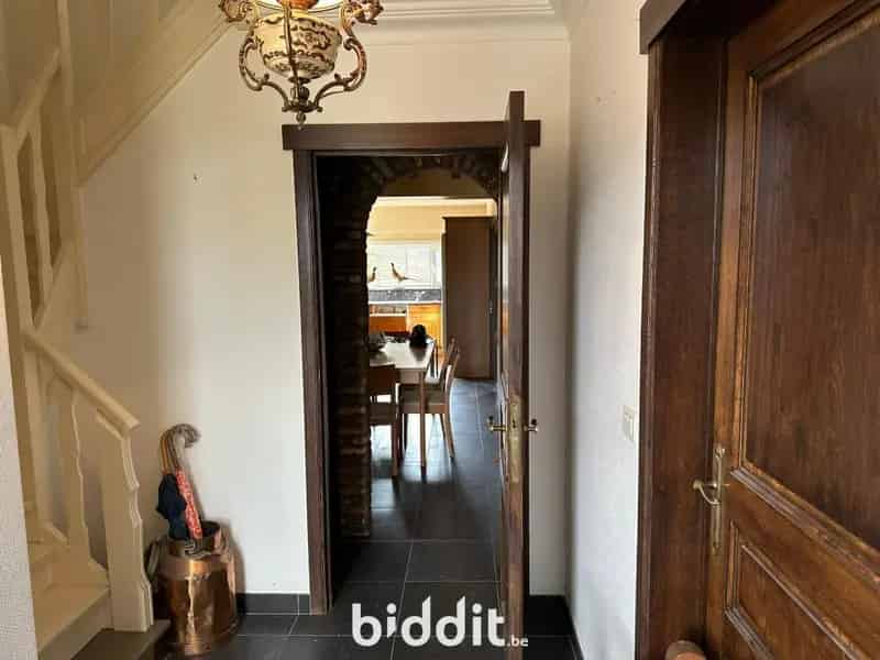 Huis met 5 slaapkamers, tuin en garage