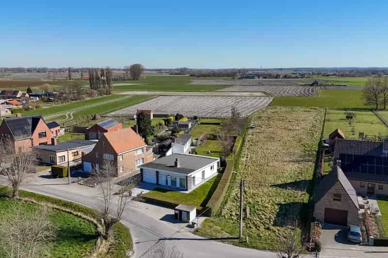 Landelijk gelegen bungalow op een perceel van 1809 m²