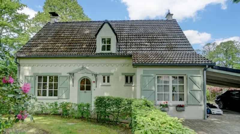 Charmante villa van 205m² op 8 are 50 ca