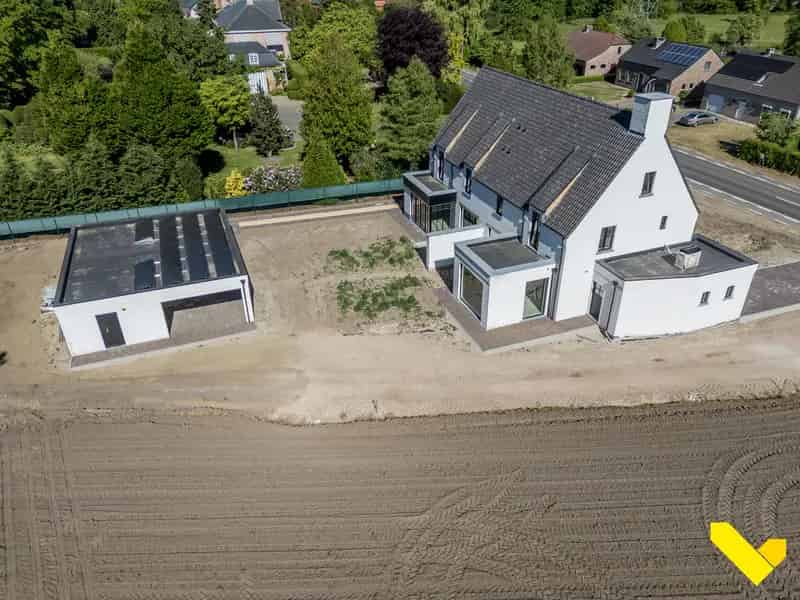 Luxueuze Halfopen Nieuwbouwwoning te Koop