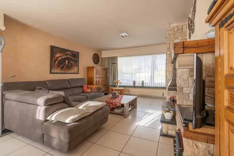 Ruime Woning Met Afzonderijke Werkruimte