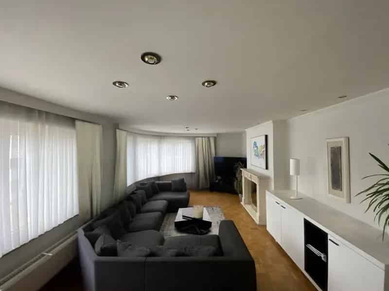 Charmant en Lichtrijk Dakappartement nabij Centrum Hasselt