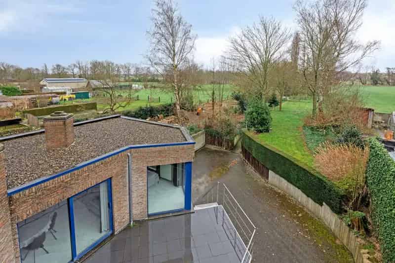 Ruime gezinswoning met 3 slaapkamers op een groot perceel