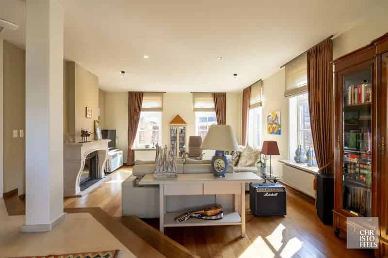 Huis te huur met praktijkruimte Opgrimbie