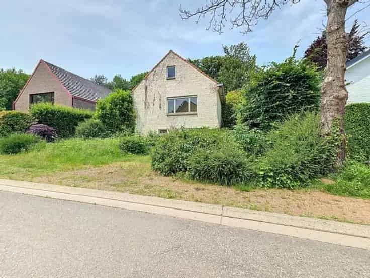 Te renoveren Huis 300m² met Tuin te Sint-Genesius-Rode