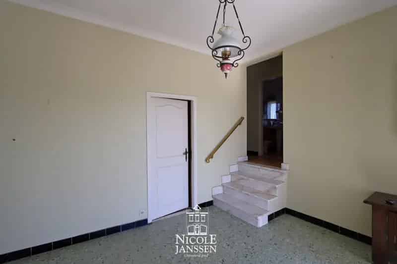 Woning met loods/stallen