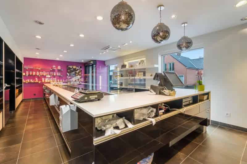 Handelspand (bakkerij) met woning (4slps)!