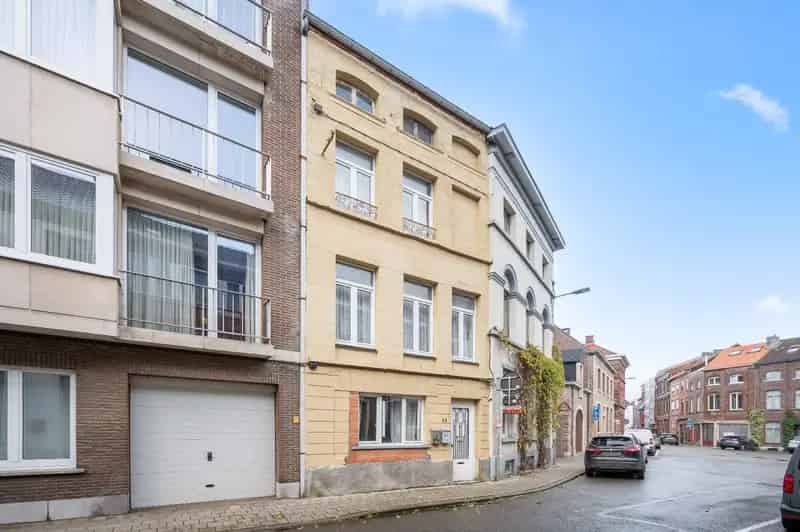 Centraal gelegen gezinswoning met 6 slaapkamers