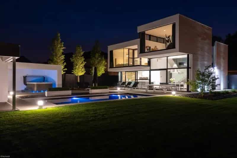 Luxe Villa Genenbos Zwembad Poolhouse Bouwgrond 2500m²