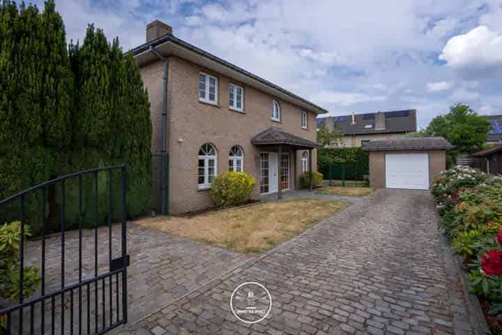 Villa te koop in Zwijnaarde