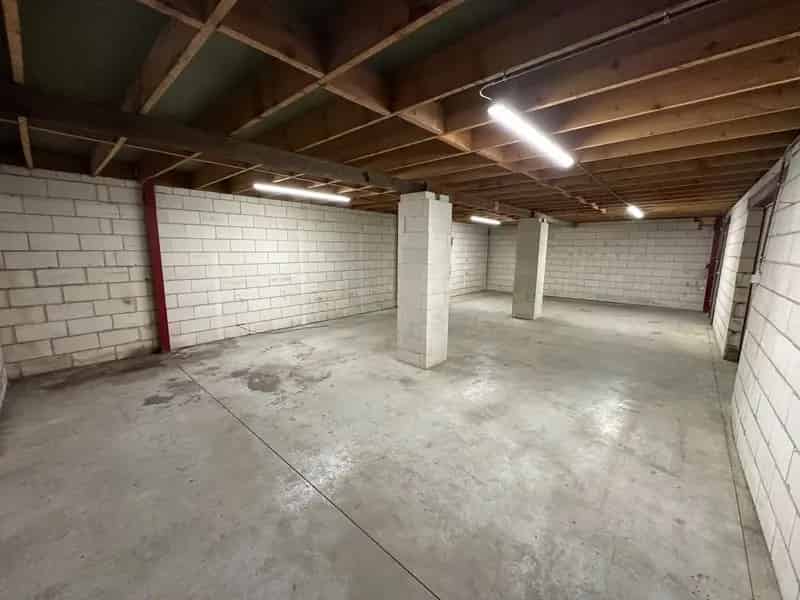 630m² Kantoren en magazijn