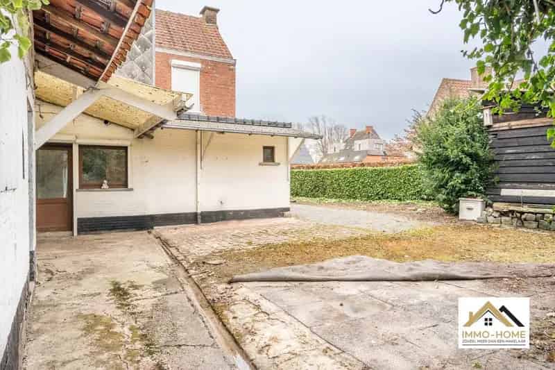Te renoveren open bebouwing met veel potentieel!
