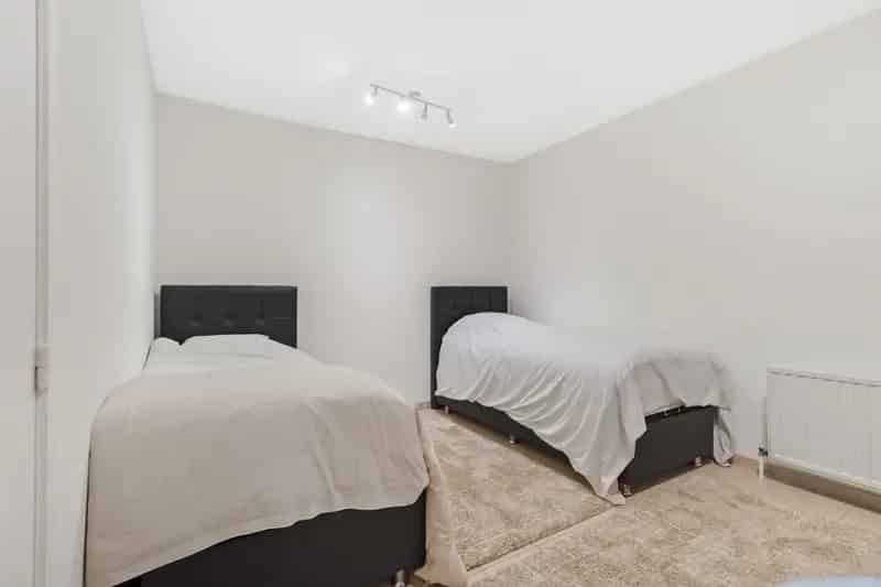Instapklare woning met 5 slaapkamers en mogelijkheid tot commerciële ruimte
