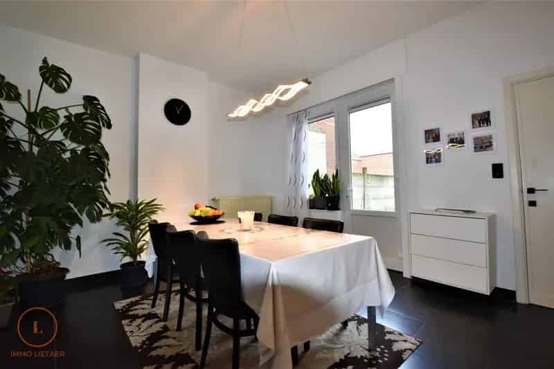 Ruime instapklare woning met 4 slaapkamers en studio, tuin en garage