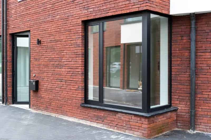 Huis te huur 's-Gravenwezel: 4 slaapkamers, tuin en berging