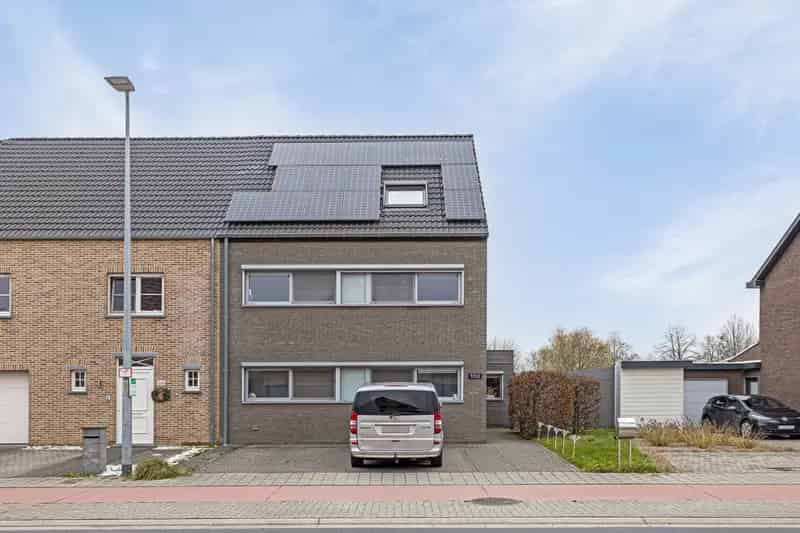 Ruime 6 kamer halfopen bebouwing in Sint-Katelijne-Waver