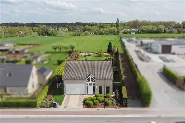 Huis Te Koop Instapklare woning 230m2 Ruime Garage Groene Vergezichten